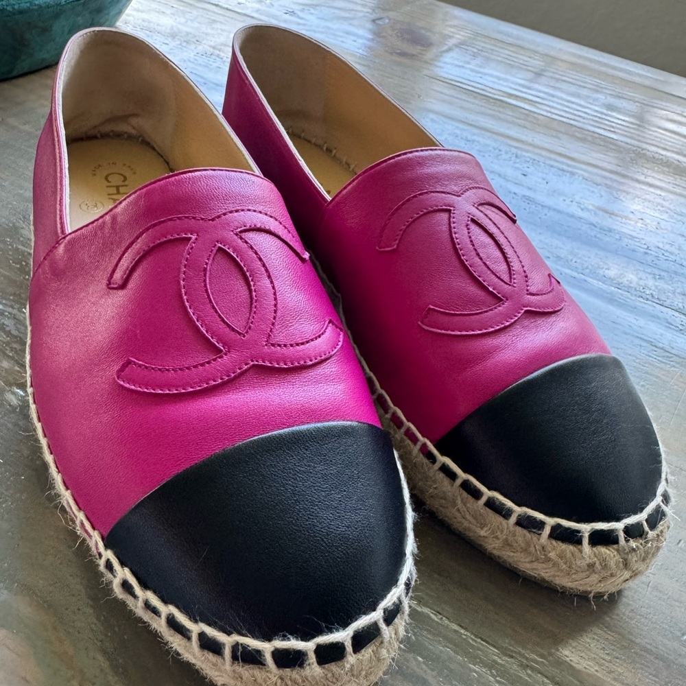 CHANEL Fuchsia and Black Espadrilles EU 40, fits US 9